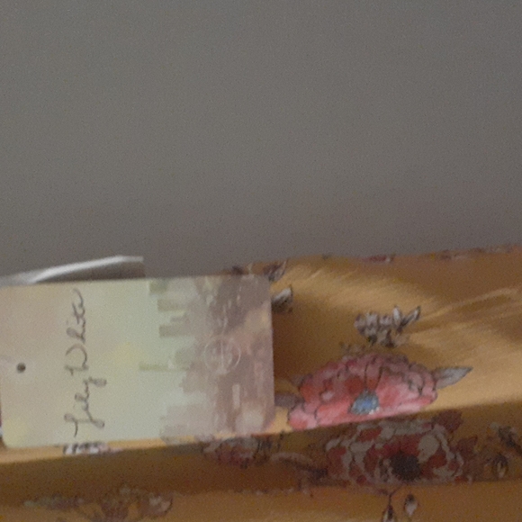 Top - Picture 3 of 3